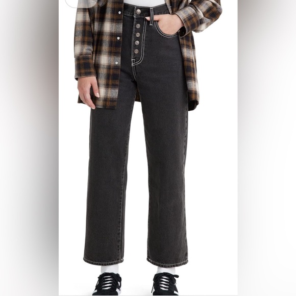 Levi's Denim - NWT Levi Black Snap Ribcage Straight Ankle Jeans - Size 24